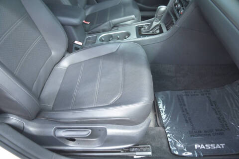 2014 Volkswagen Passat 1.8T SE