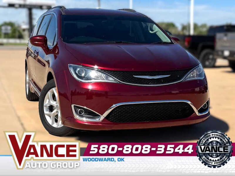 2017 Chrysler Pacifica Touring-L