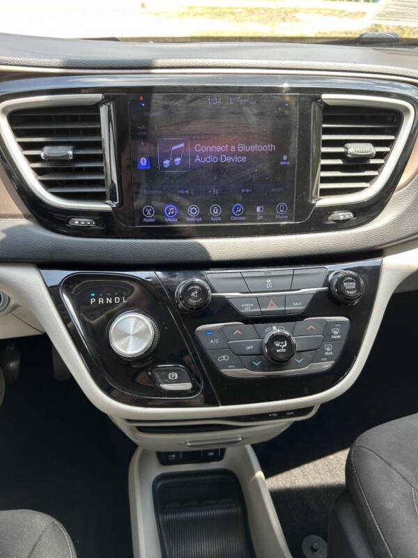 2017 Chrysler Pacifica Touring