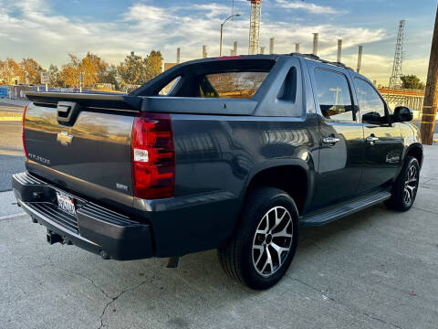 2011 Chevrolet Avalanche LT