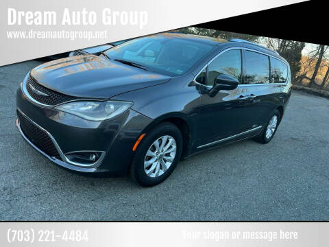2019 Chrysler Pacifica for sale at Dream Auto Group in Dumfries VA