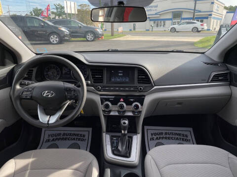 2019 Hyundai Elantra SE