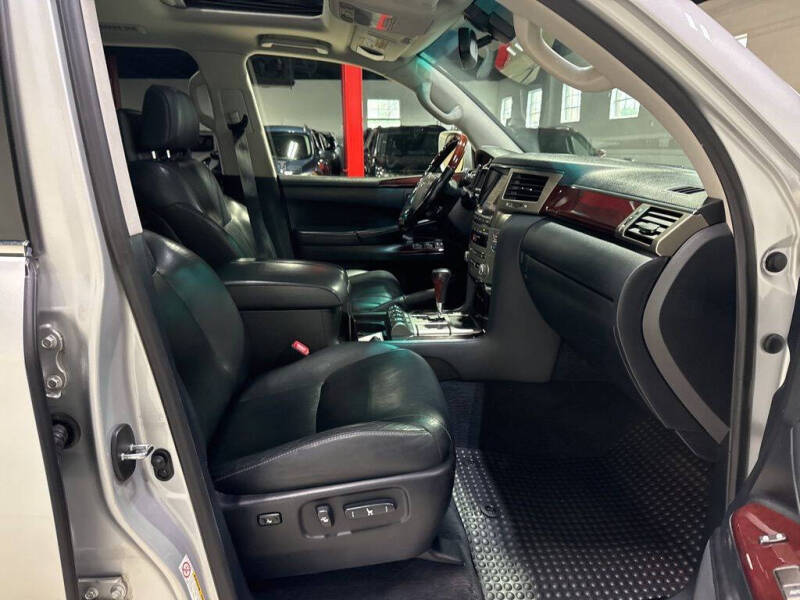 2014 Lexus LX 570