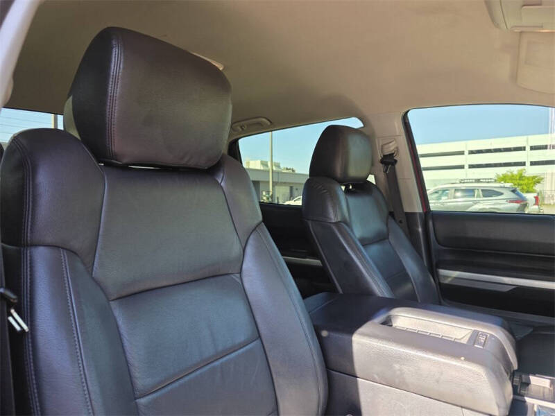 2017 Toyota Tundra SR5