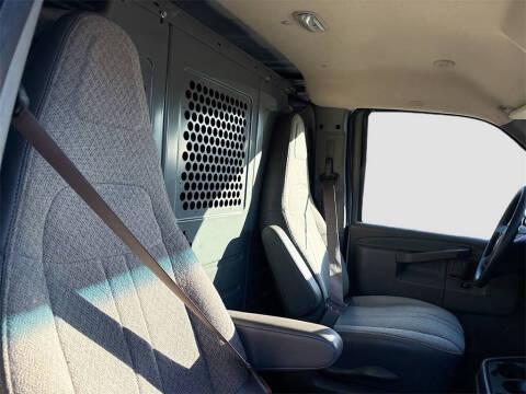 2022 GMC Savana 2500