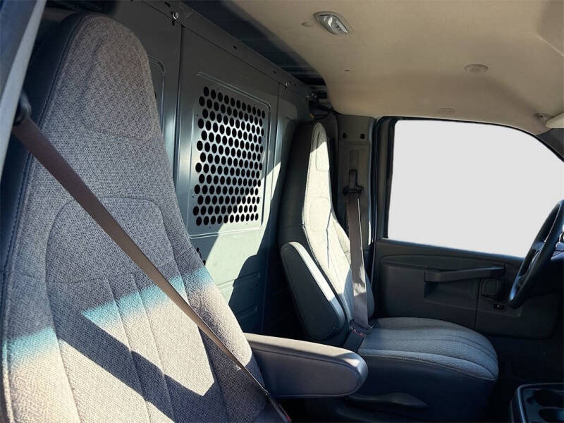 2022 GMC Savana 2500