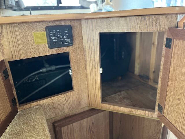 1991 Cascade 10 Ft Truck Camper