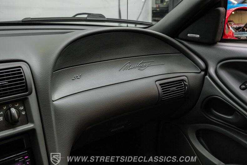 2004 Ford Mustang SVT Cobra