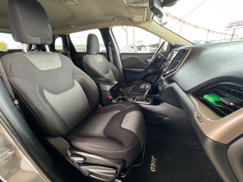 2015 Jeep Cherokee Sport