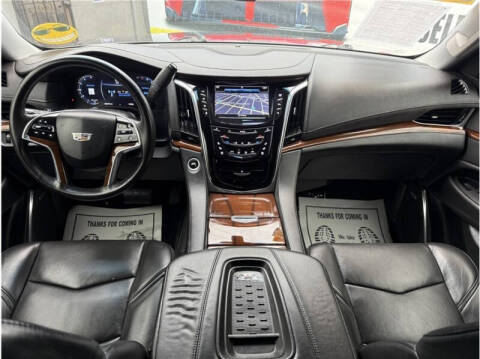 2017 Cadillac Escalade Standard