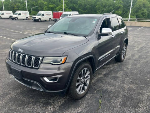 2018 Jeep Grand Cherokee for sale at AUTOSAVIN in Villa Park IL