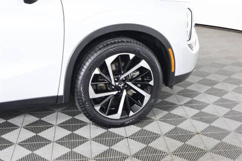 2023 Mitsubishi Outlander SE