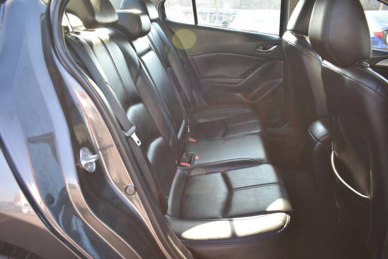 2018 Mazda MAZDA3 Touring