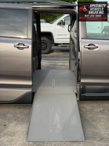 2016 Toyota Sienna LE Mobility 7-Passenger