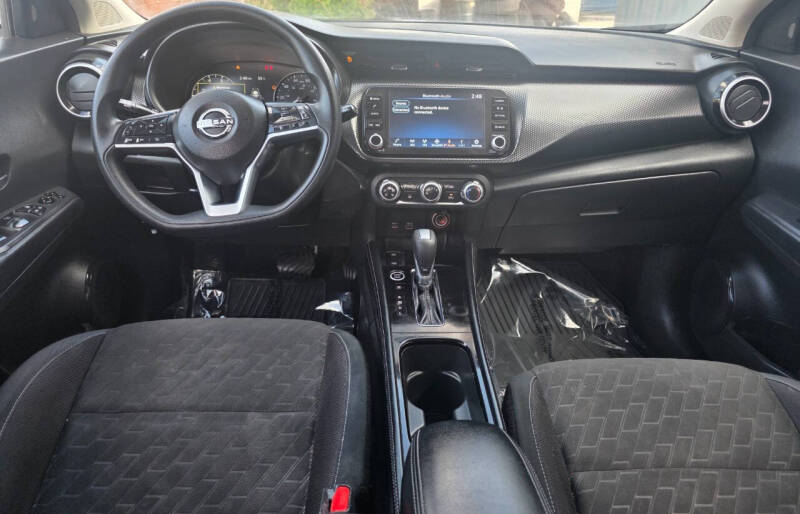 2023 Nissan Kicks SV