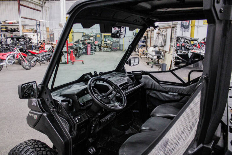 2020 Can-Am Defender XT HD10