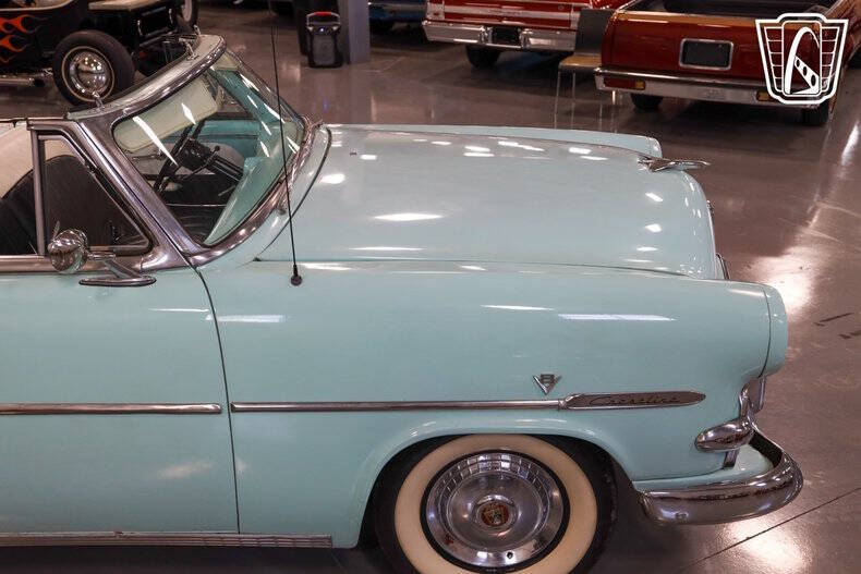 1953 Ford Crestline