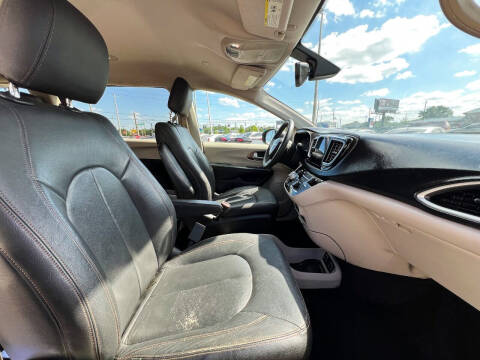 2017 Chrysler Pacifica Touring