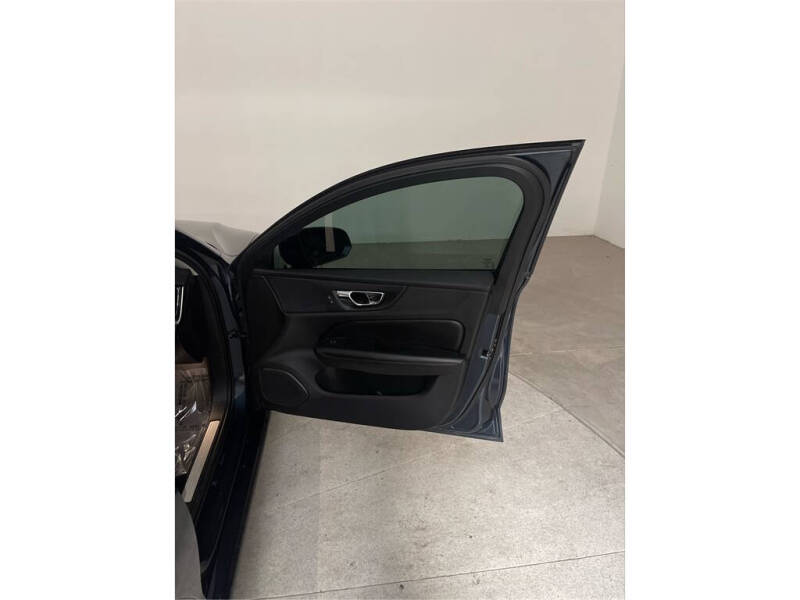 2020 Volvo S60 T5 Momentum