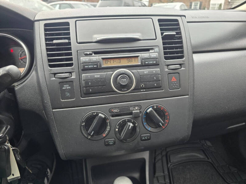 2012 Nissan Versa 1.8 SL