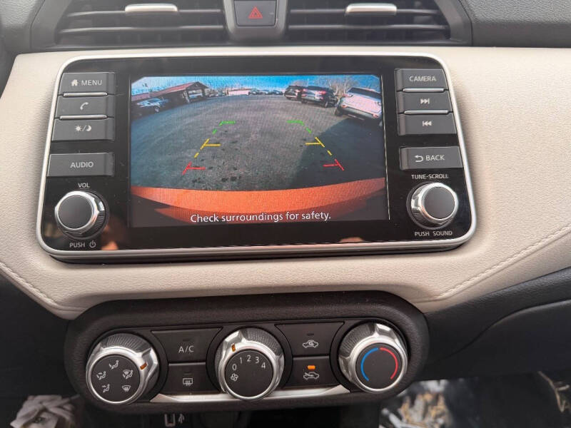 2022 Nissan Versa SV