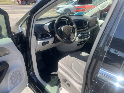 2018 Chrysler Pacifica LX