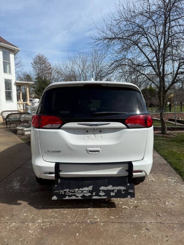 2020 Chrysler Voyager LXi