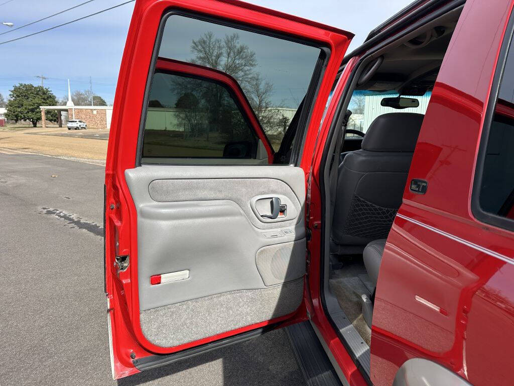 1998 Chevrolet Suburban 27