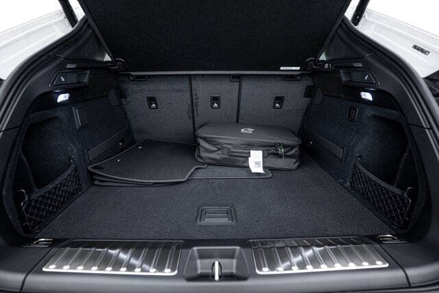 2025 Porsche Macan 4S Electric