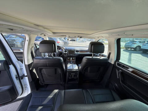 2016 Volkswagen Touareg VR6 Lux