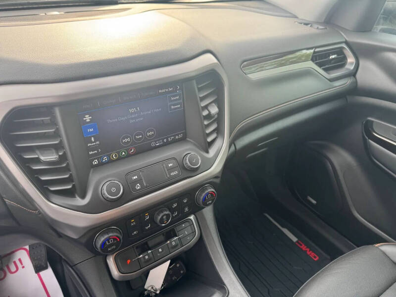 2023 GMC Acadia AT4