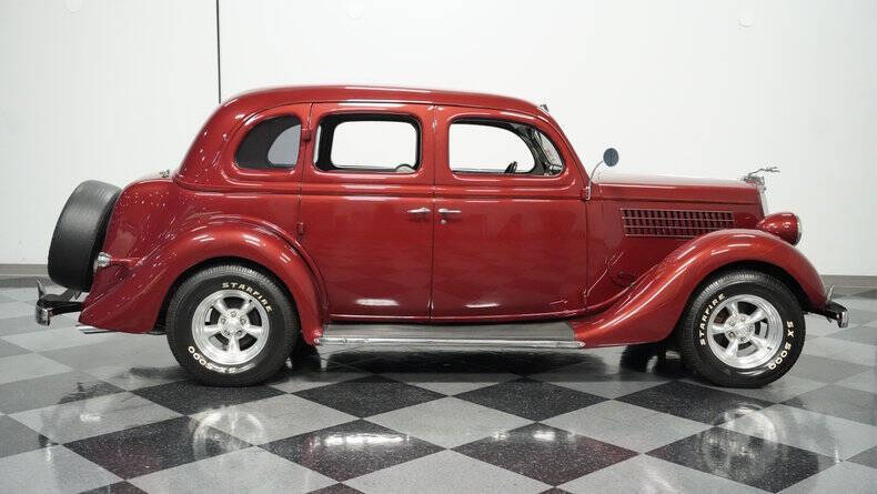 1935 Ford Tudor