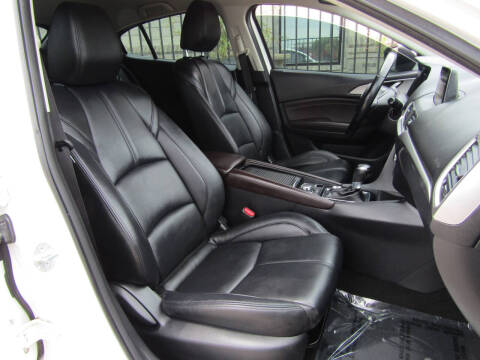 2017 Mazda MAZDA3 Touring
