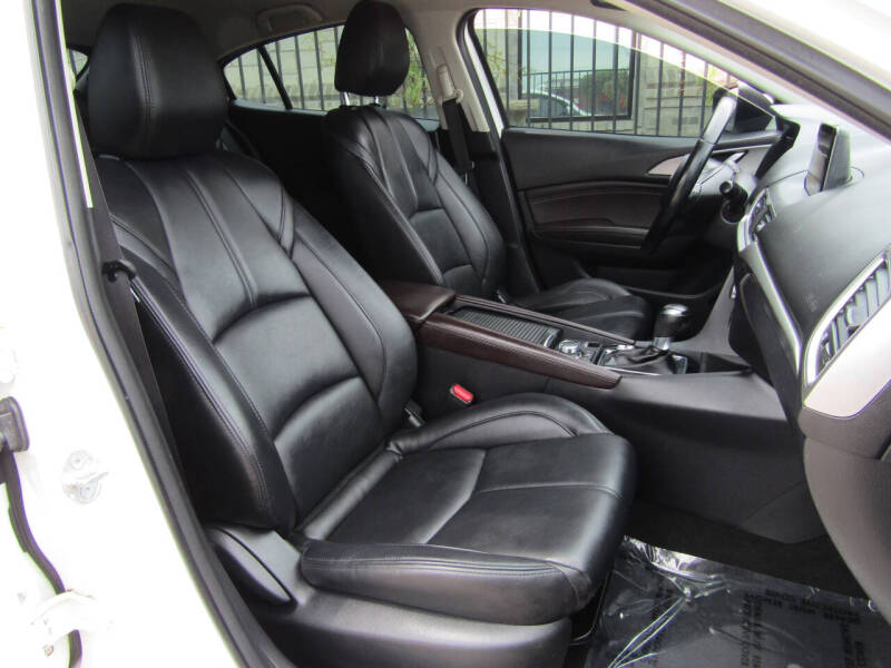 2017 Mazda MAZDA3 Touring