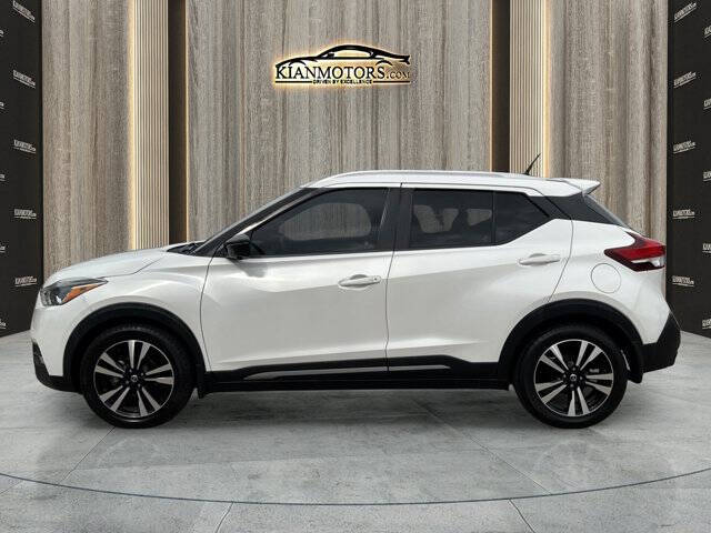 2020 Nissan Kicks SR