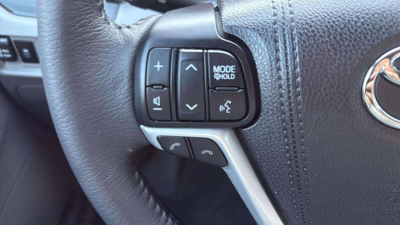 2018 Toyota Sienna XLE 8-Passenger