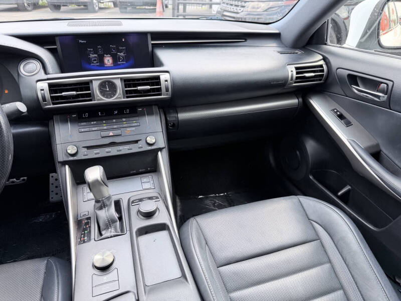 2016 Lexus IS 200t