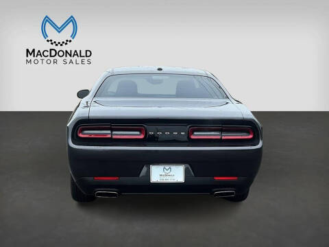 2015 Dodge Challenger SXT