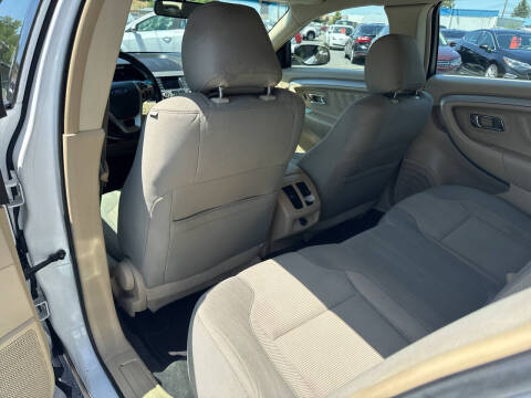 2017 Ford Taurus SEL