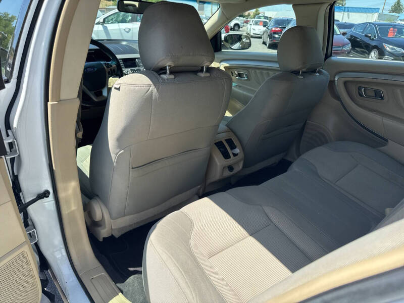 2017 Ford Taurus SEL