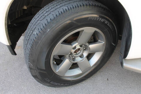 2005 Nissan Armada LE