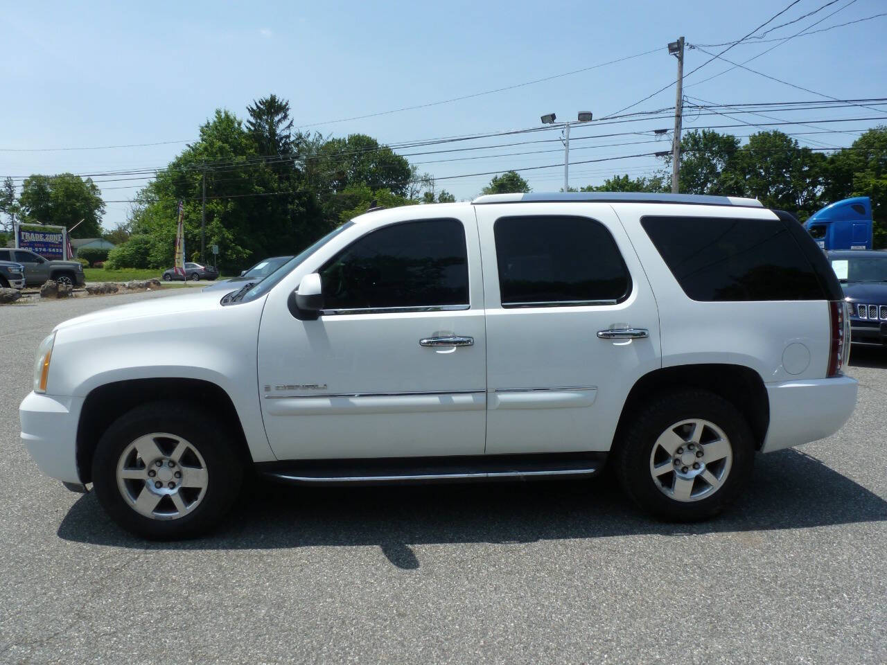 White 2007 GMC Yukon Denali AWD Denali 4dr SUV 1