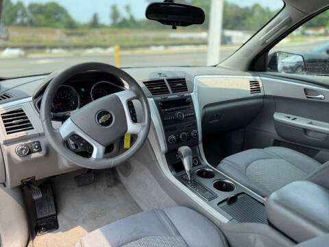 2011 Chevrolet Traverse LS