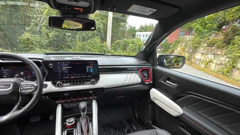 2024 GMC Canyon AT4X