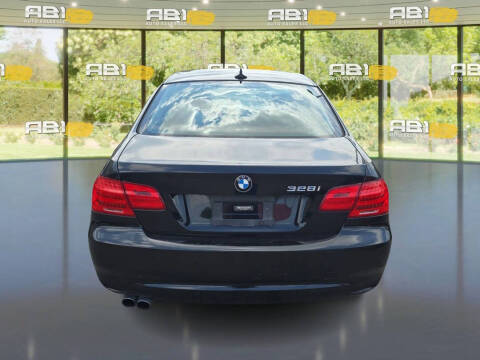 2012 BMW 3 Series 328i