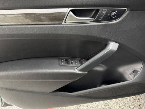 2016 Volkswagen Passat 1.8T SEL Premium