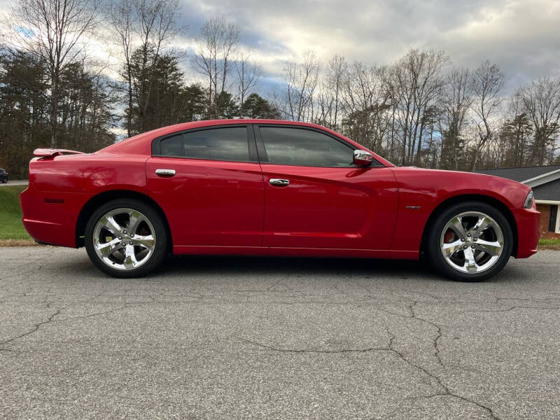 2011 Dodge Charger R/T photo 12