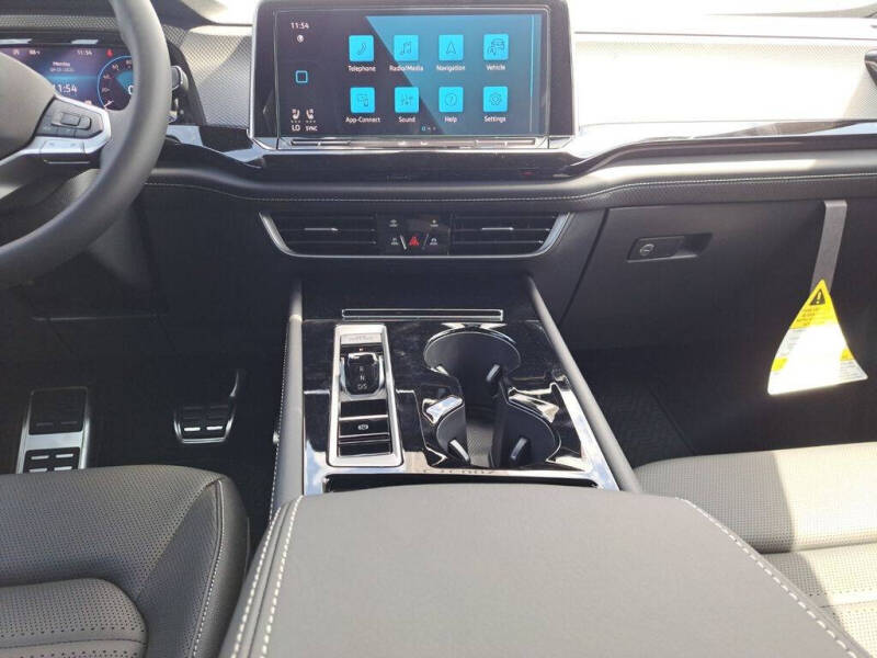 2026 Volkswagen Atlas Cross Sport SEL R-Line Black 4Motion