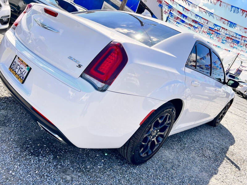 2019 Chrysler 300 S