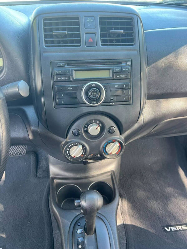 2014 Nissan Versa 1.6 S Plus